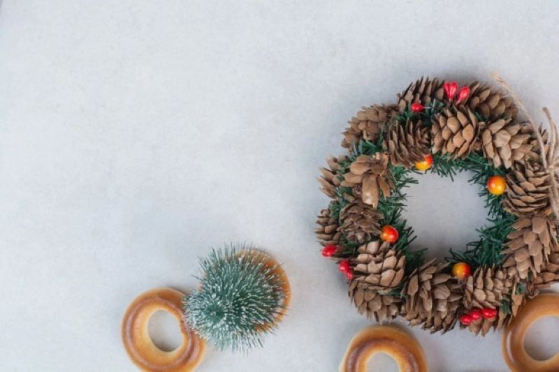 christmas-wreath-from-pinecones